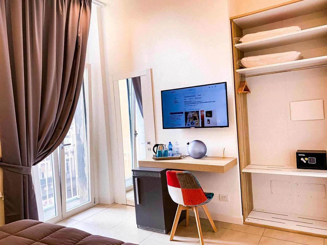 Napoli Squares Suites Exterior foto